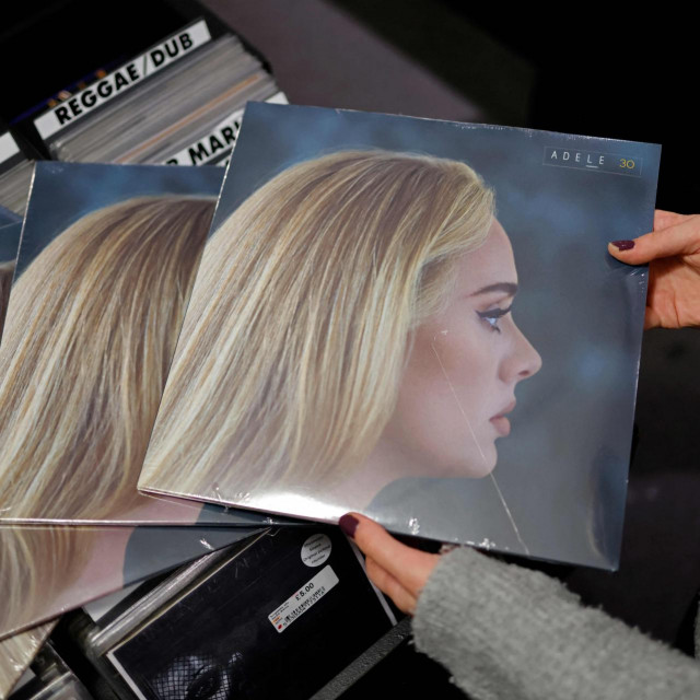 Naslovnica novog albuma Adele pod nazivom '30'
