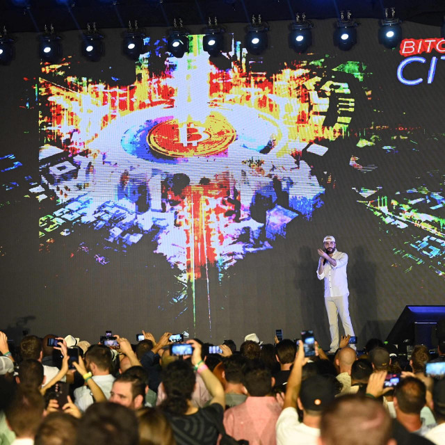 Predsjednik Nayib Bukele na predstavljanju Bitcoin Cityja