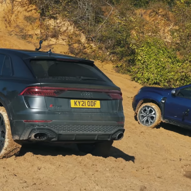 Audi RS Q8 i Dacia Duster
