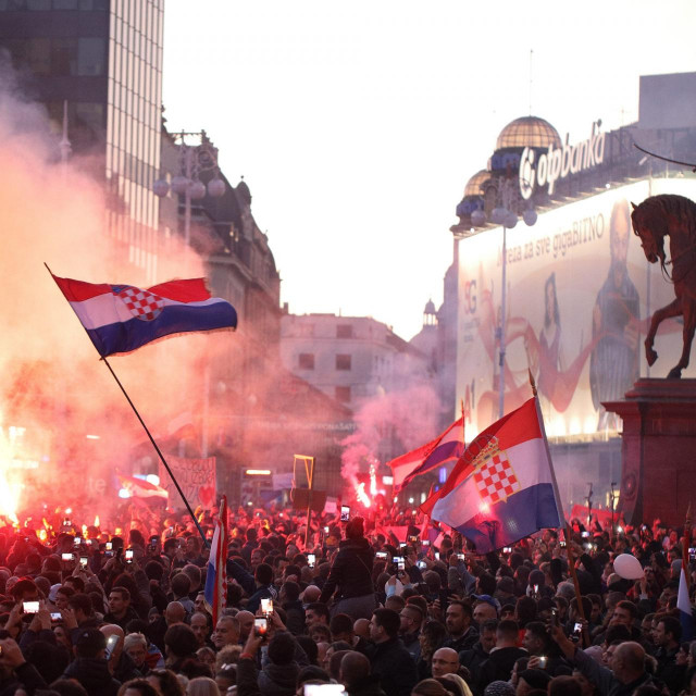 Prosvjed na Trgu bana Jelačića

