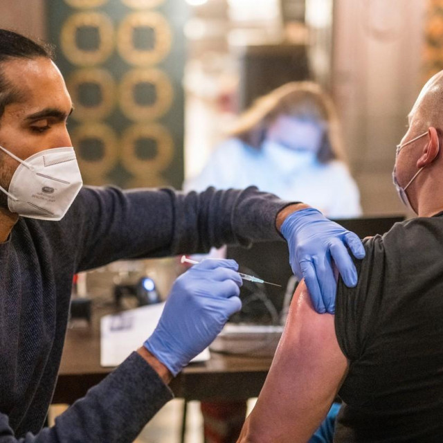 Cijepljenje protiv koronavirusa COVID-19 u Frankfurtu
