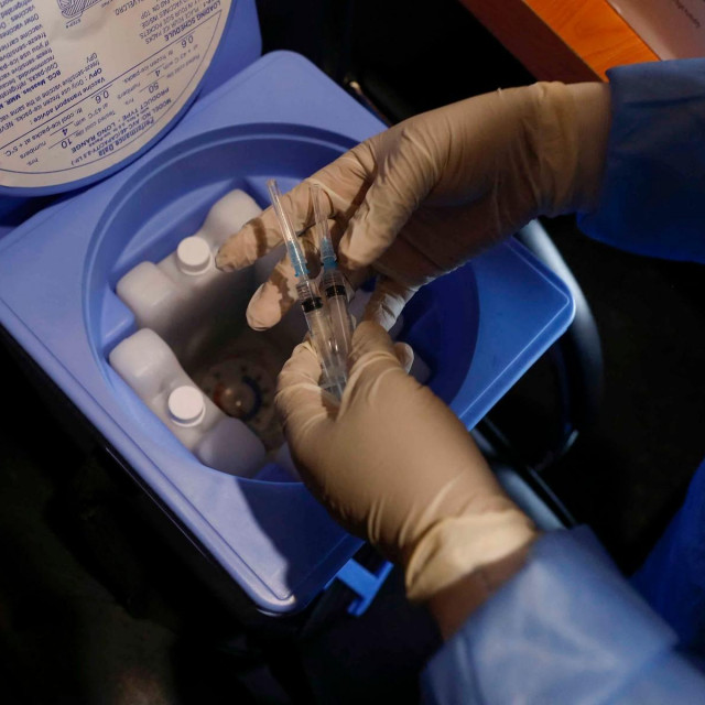 Ilustracija, zdravstveni radnik u JAR-u
