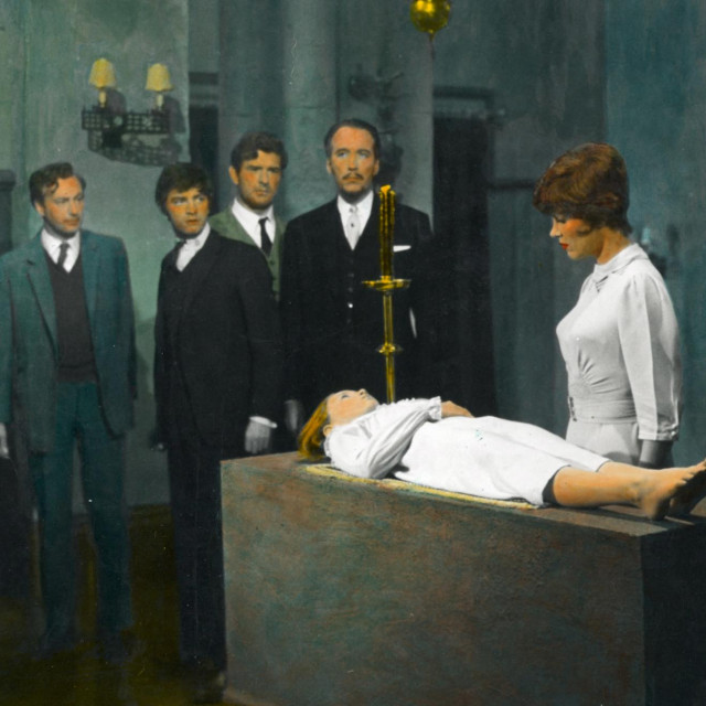 Primjer filmova Setha Holta upravo je ono što se tražilo od Scorsesea, a tu su i klasici Terencea Fishera, koji je često radio za Hammer. Jedan od njegovih najpoznatijih filmova je ”Vrag je izjahao” (”Devil Rides Out”), s Christopherom Leejem i Charlesom Grayom
