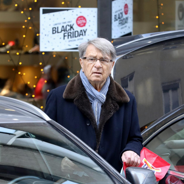 Miroslav Ćiro Blažević u setnji centrom Zagreba
