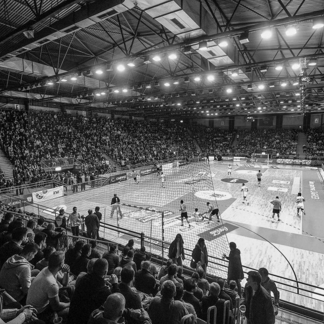 Dvorana II, Dom sportova.
Kutija šibica, četvrtfinale
