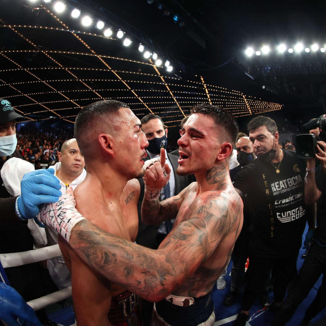 Teofimo Lopez iGeorge Kambosos
