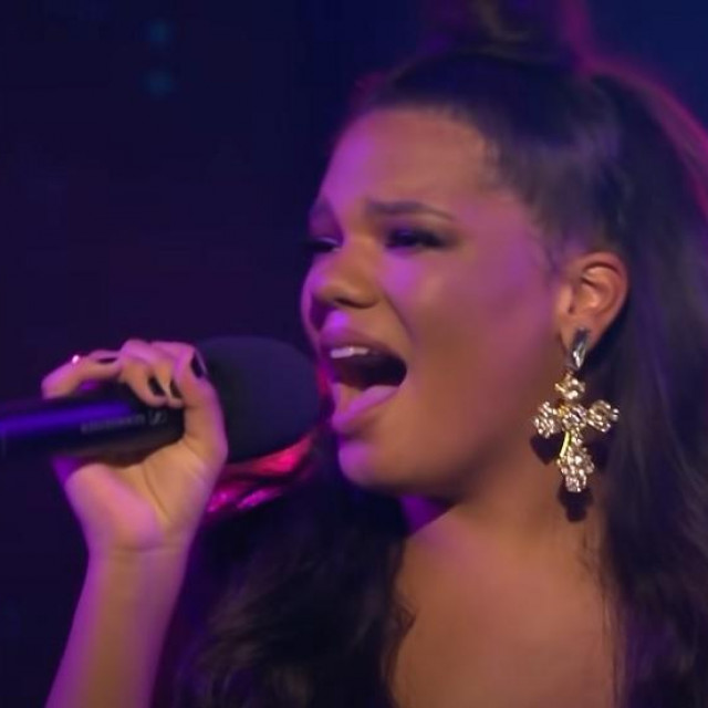 Anatacha pjeva I Wanna Dance With Somebody
