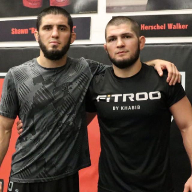 Islam Makhachev i Khabib Nurmagomedov
