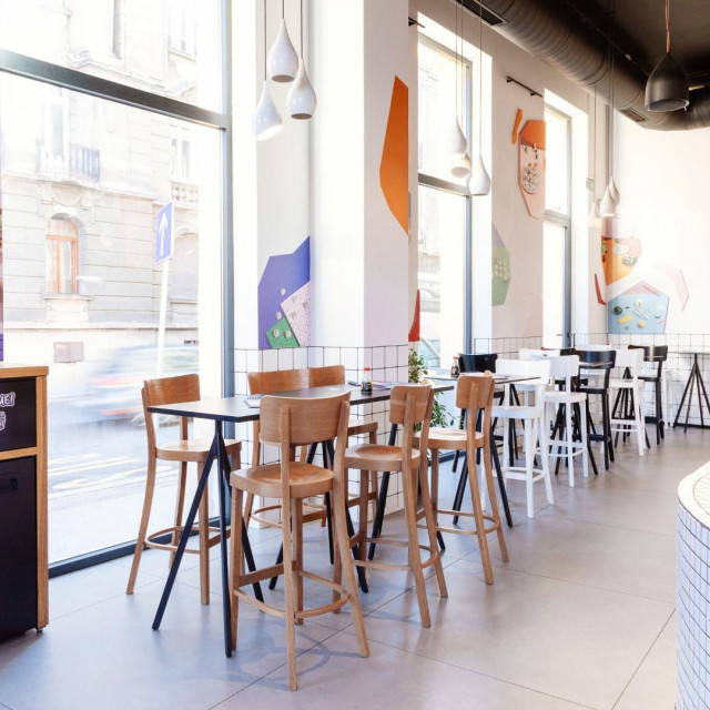 SoHo sushi rolls & poké bowls
