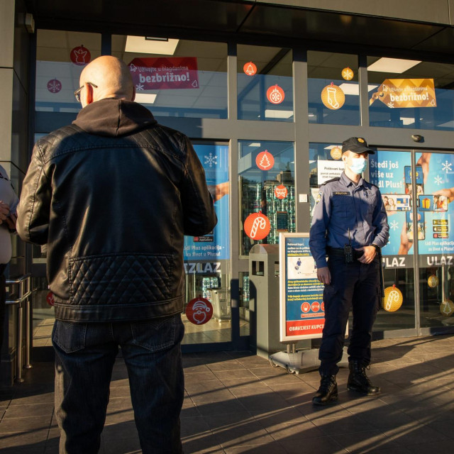 trgovački centar u Splitu u kojem je muškarac nasmrt izbo bivšu partnericu
