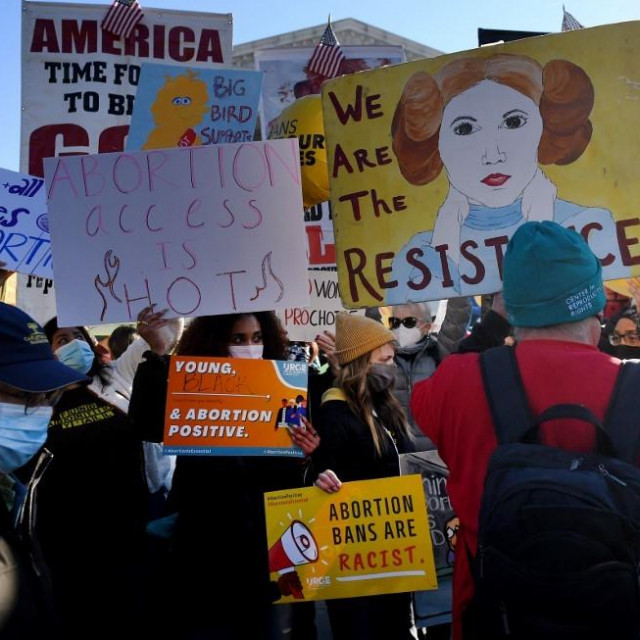 Prosvjed ispred Vrhovnog suda u Washingtonu
