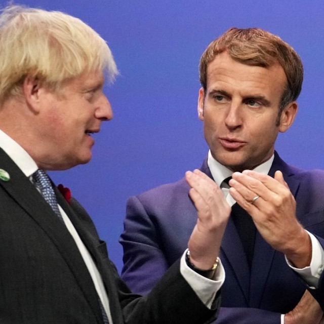 Boris Johnson i Emmanuel Macron
