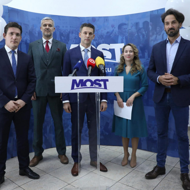 Zvonimir Troskot, Nino Raspudić, Božo Petrov, Marija Selak Raspudić i Marin Miletić
