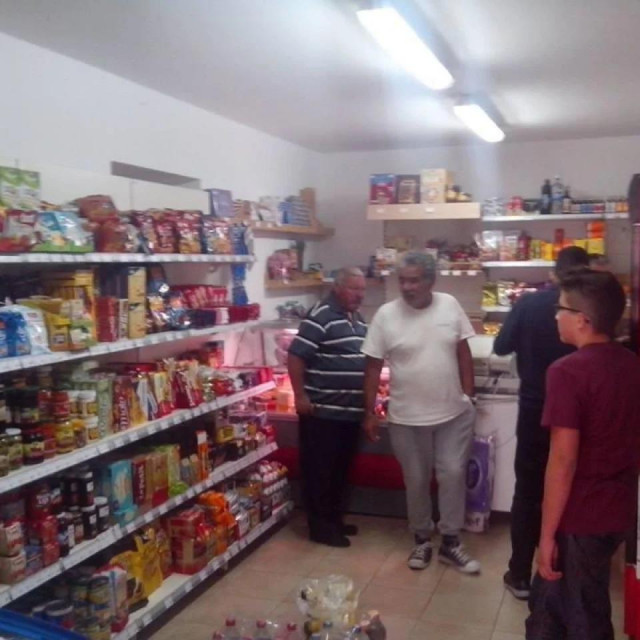 Jedina prodavaonica na Sestrunju stavila je ključ u bravu prije dvije godine
