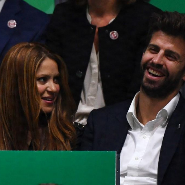Gerard Pique i Shakira na susretu Davis Cupa
