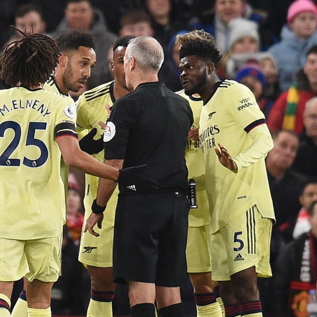 Sudac Martin Atkinson nije dosudio penal za Arsenal

