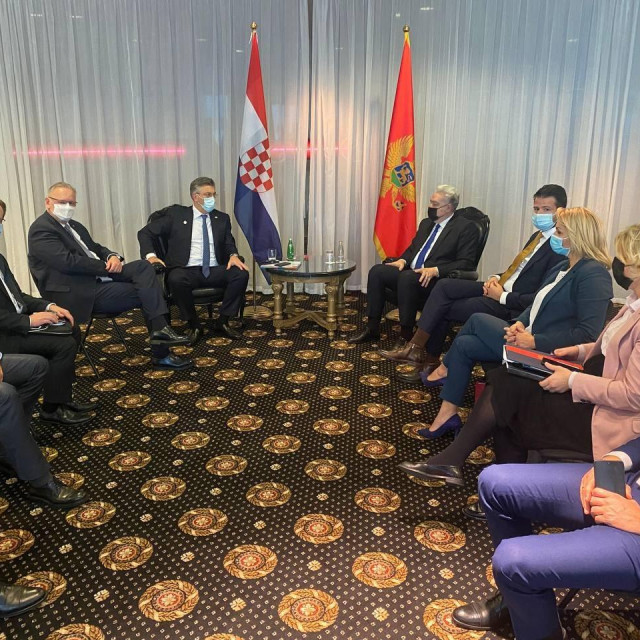 Andrej Plenković (četvrti slijeva) i Zdravko Krivokapić (četvrti zdesna)
