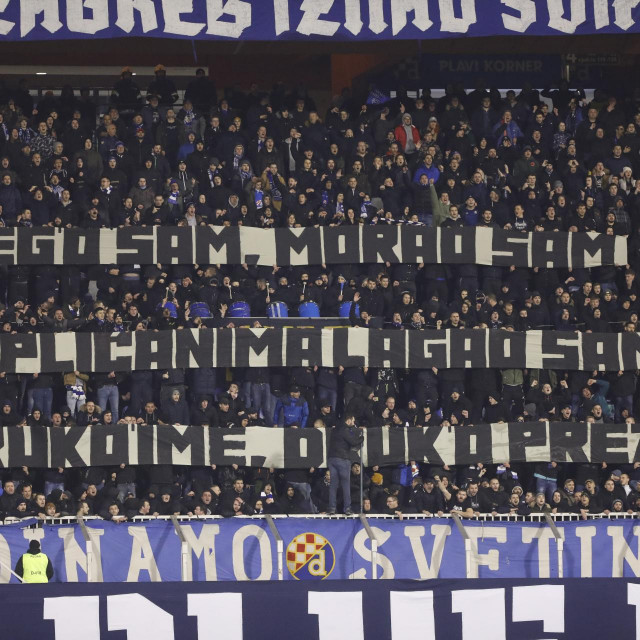 Navijači Dinama razvili su transparent s 'malo' izmijenjenim riječima pjesme 'Moja Hercegovina'