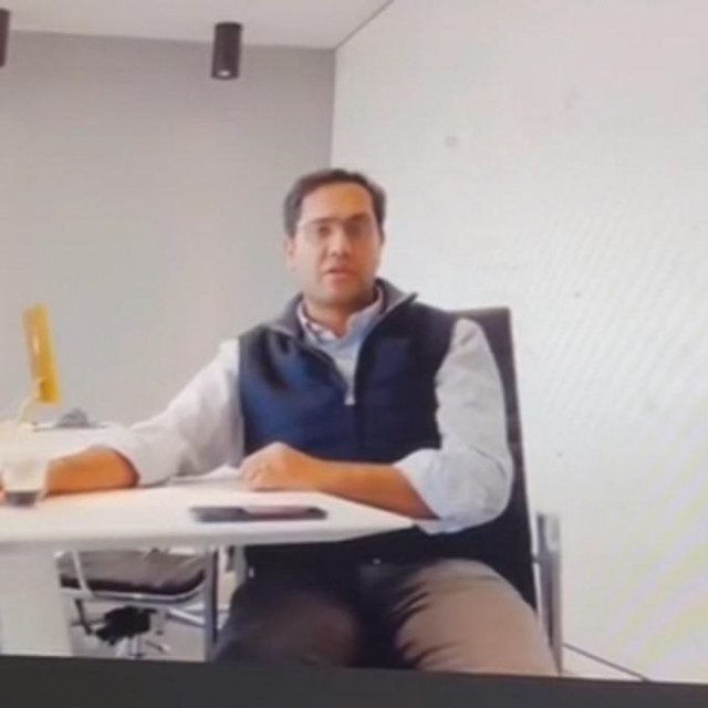 Direktor otpustio 900 radnika
