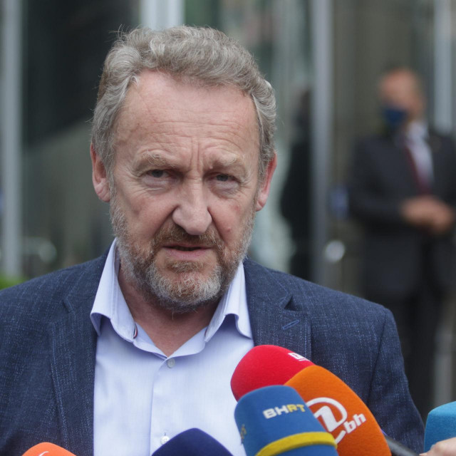 Izetbegović (na fotografiji) tvrdi da mu politika predsjednika HDZ-a BiH Dragana Čovića nije jasna
