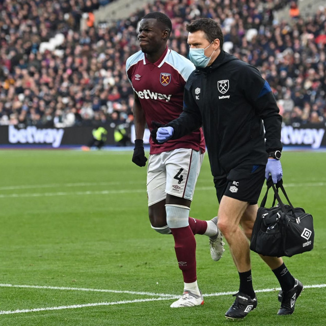 Kurt Zouma ozlijedio se protiv Chelseaja

