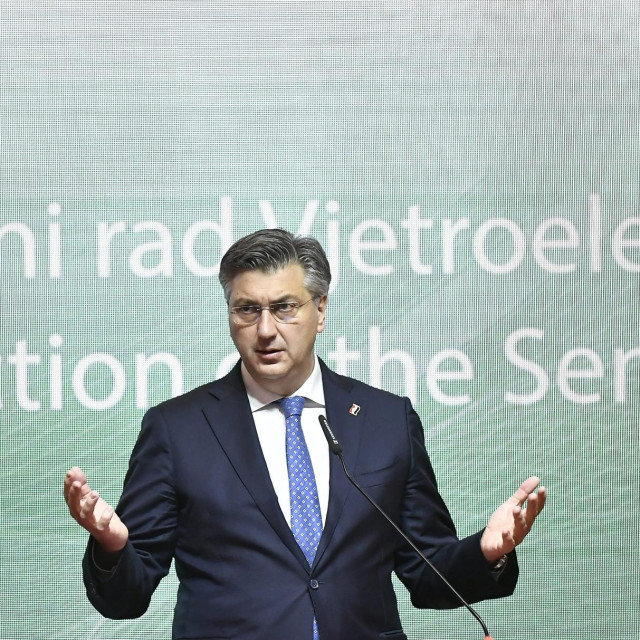 Predsjednik Vlade Republike Hrvatske Andrej Plenković nazočio je svećanom puštanju u probni rad vjetroelektrane Senj u probni rad
