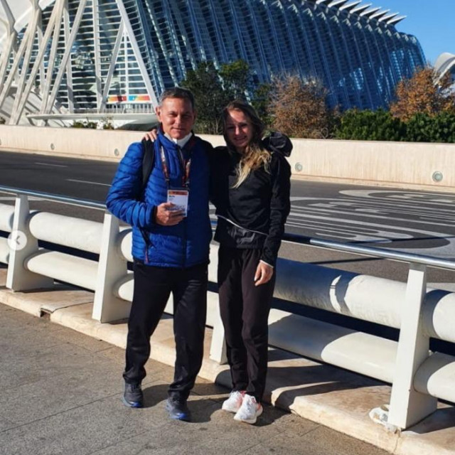 Bojana s trenerom Mladenom Kršekom nakon uspješnog nastupa u Valenciji
