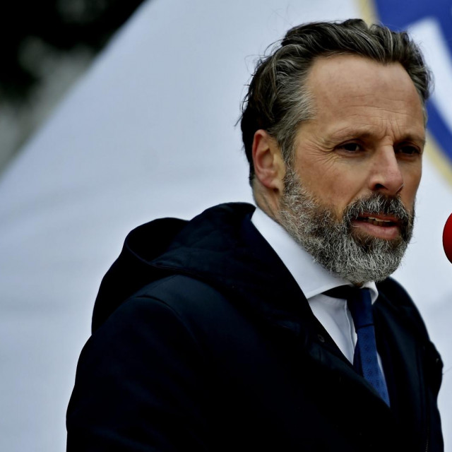 Lukša Jakobušić sve karte baca na titulu?
 
