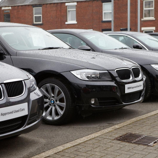 Rabljeni iz uvoza, ilustracija
