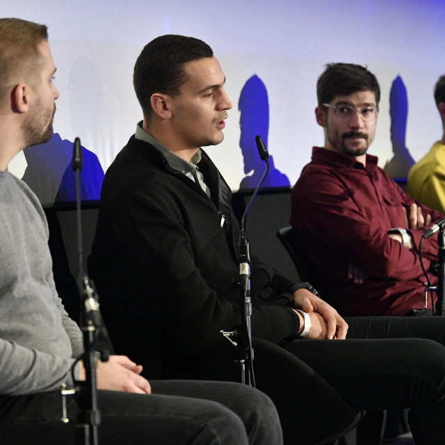 
HGK konferencija IT industrija kao pokretac rasta i razvoja, Zagreb
Na fotografiji: Ante MediĆ, Anto Širić, Ivan Jelušić, Stjepan Jelušić
 
