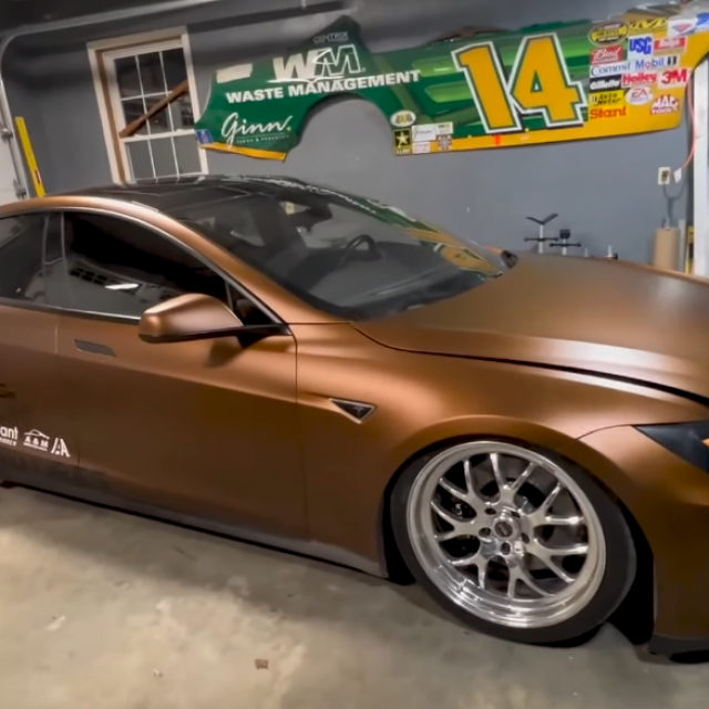 Tesla Model S V8
