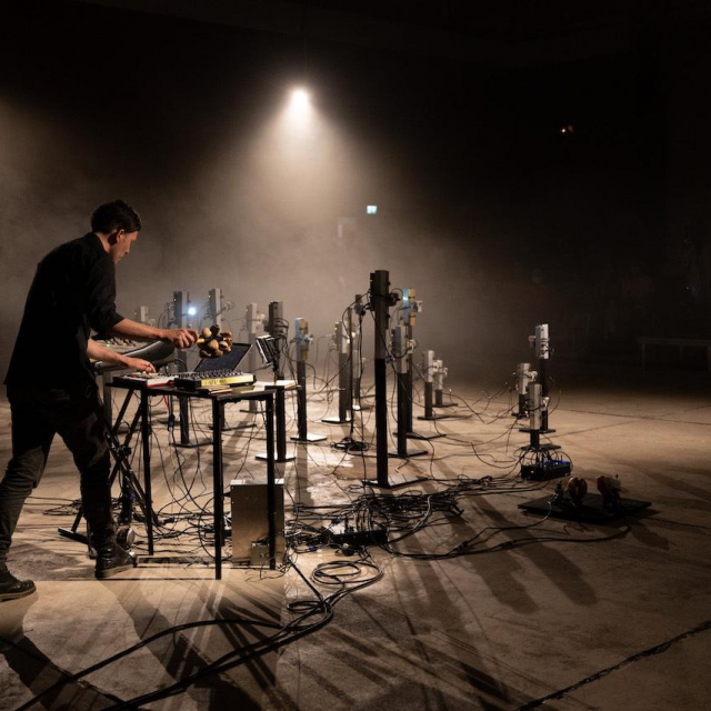 Moritz Simon Geist - Vibracije

Fotografije: PR & Damir Žižić
