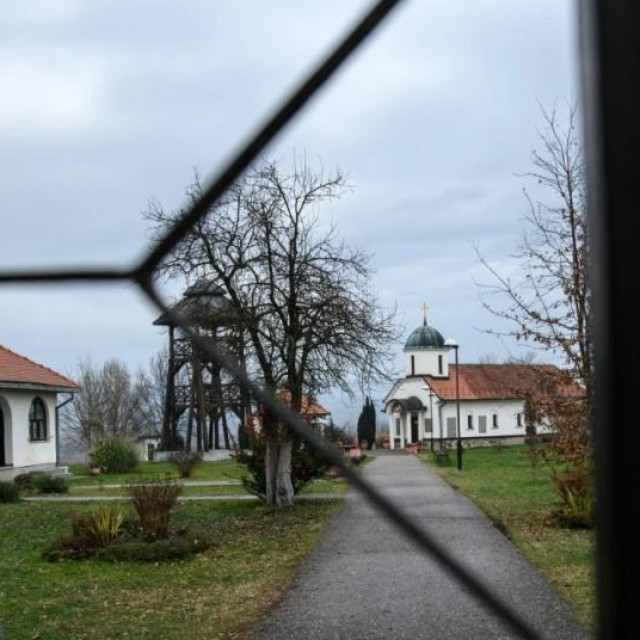 Tvrtka Rio Tinto namjerava otvoriti rudnik za eksploataciju jadarita iz kojeg se dobija litij na podrucju sela Gornje Nedeljice kod grada Loznica
