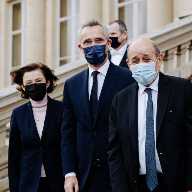 Jean-Yves Le Drian, Florence Parly i Jens Stoltenberg
