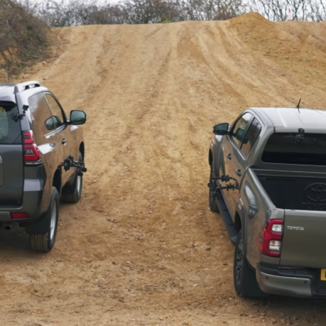 Toyota Land Cruiser i Toyota Hilux
