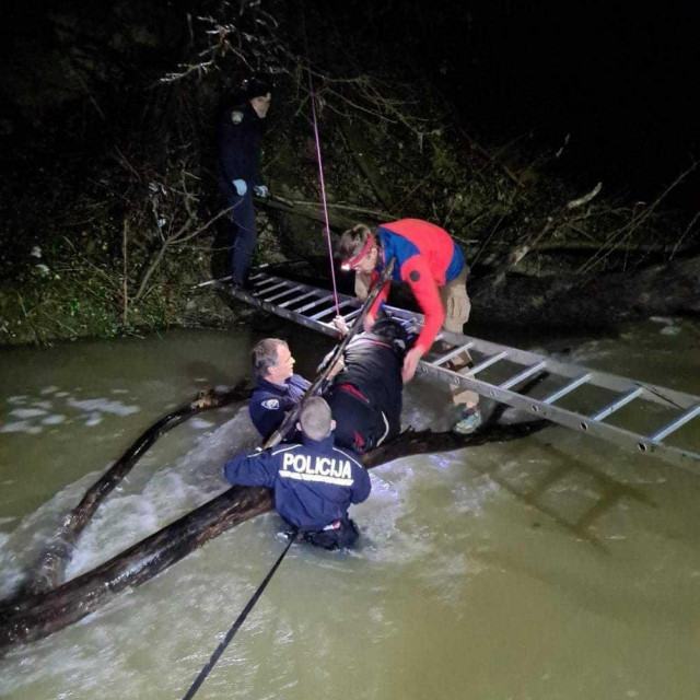 Akcija spašavanja migranata u rijeci Dragonji
