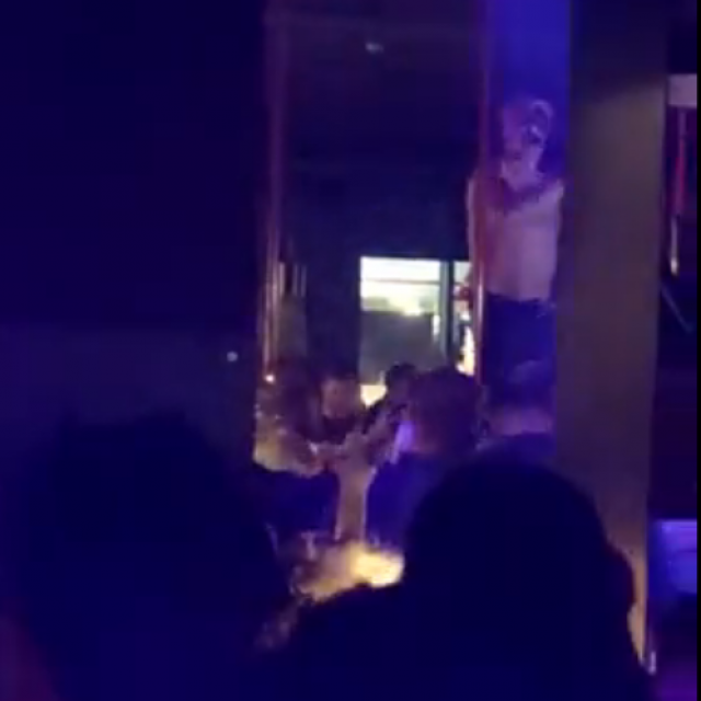 Mamić se skinuo i zapjevao
