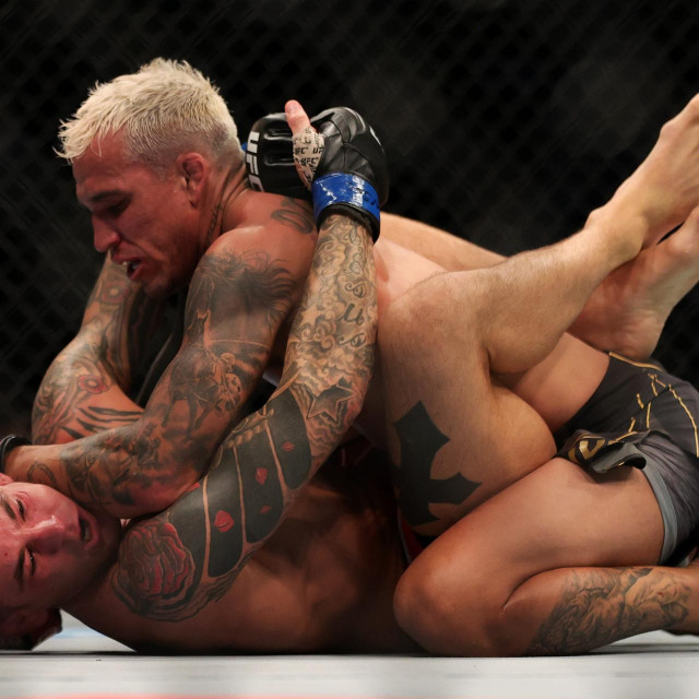 Charles Oliveira vs. Dustin Poirier