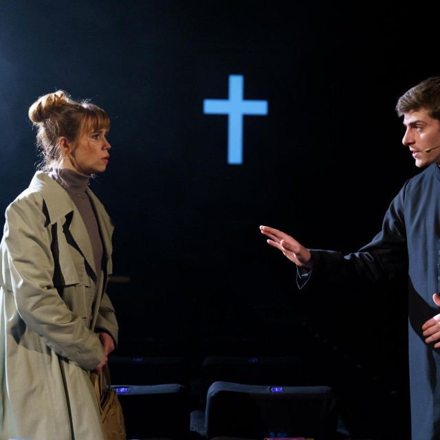 Žena popularnog pokojnika
