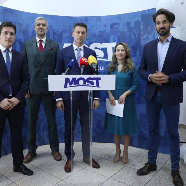 Most najavio referendum protiv covid potvrda, arhivska fotografija
