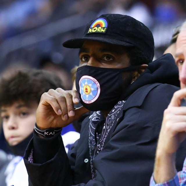 Irving NBA utakmice promatra samo iz publike
