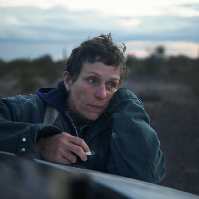 Frances McDormand u filmu Zemlja nomada
