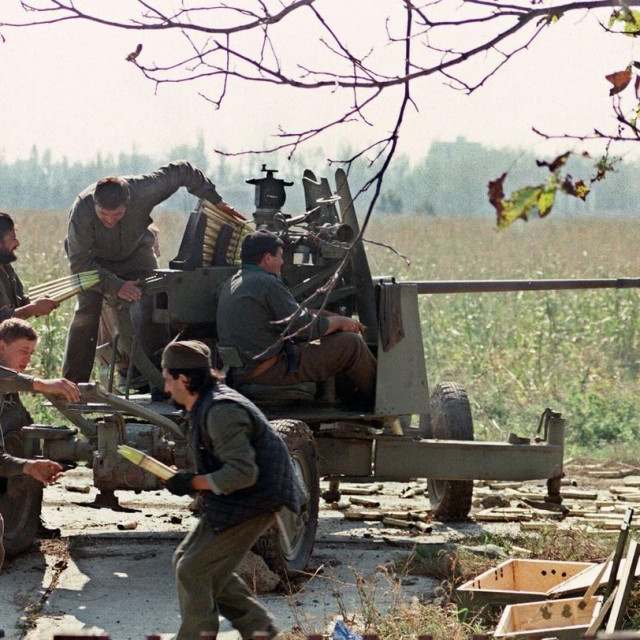 Srpske postrojbe snimljene tijekom Domovinskog rata (arhivska fotografija)
