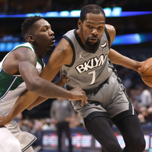 Kevin Durant ima lakšu ozljedu, a veliki dio njegovih suigrača ima koronu
