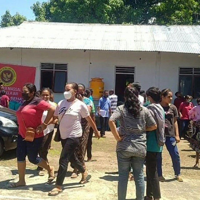 Stanovnici Maumerea na otoku Flores izašli su na ulice nakon potresa

