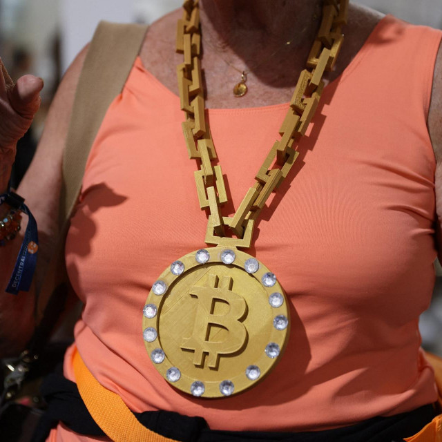Bitcoin ogrlica; ilustracija
