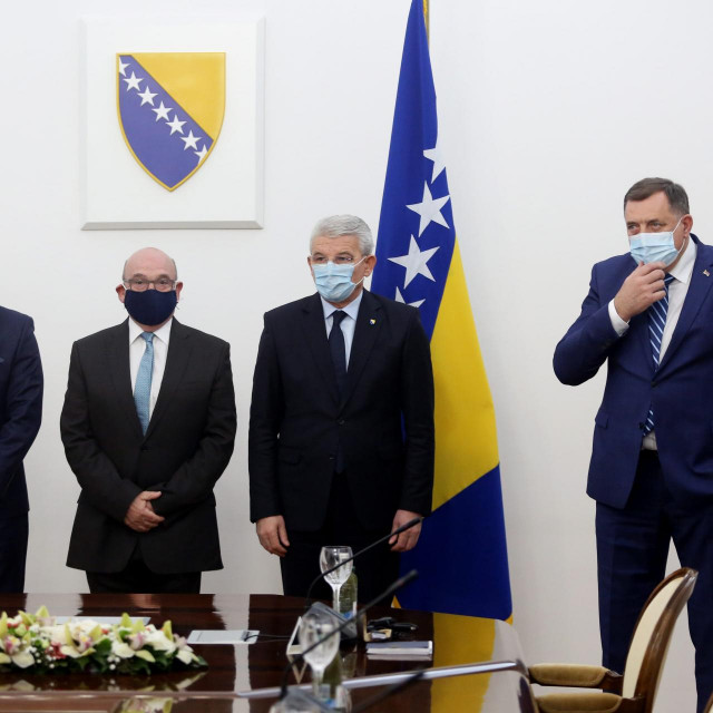 Željko Komšić, sir Stuart Peach, Šefik Džaferoviž, Milorad Dodik
