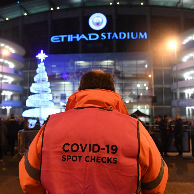 Ilustracija/Provjera covid potvrda uoči utakmice u Manchesteru
