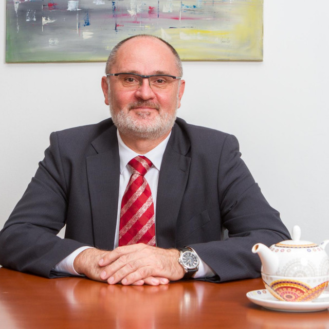 Vlatko Cvrtila, rektor VERN'-a
