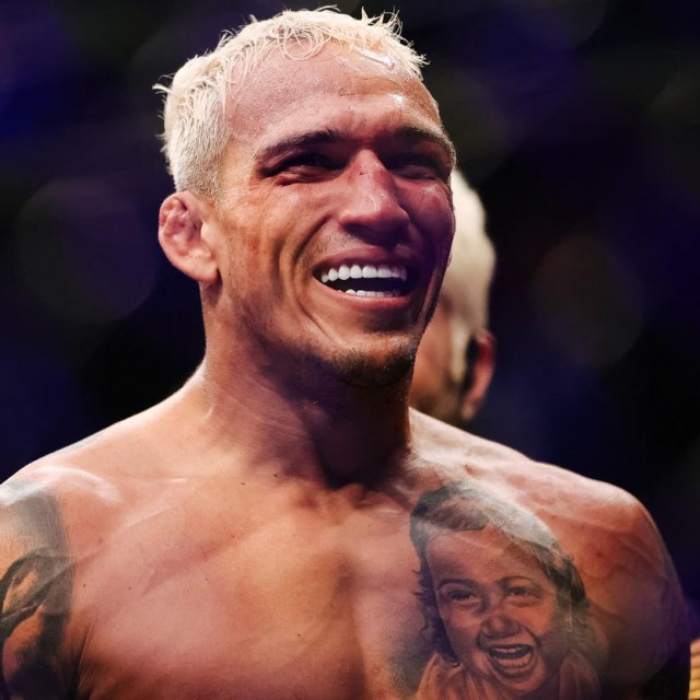 Charles Oliveira
